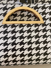 Load image into Gallery viewer, Houndstooth Clutch