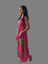 Load image into Gallery viewer, Gold Clover Fuchsia Off-Shoulder Mini With Trail