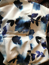 Load image into Gallery viewer, Blue Cornflower High Waist Pocket Leggings
