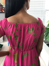 Load image into Gallery viewer, Gold Clover Fuchsia Off-Shoulder Mini With Trail
