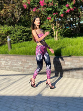 Load image into Gallery viewer, Pink Ombre&#39; Leaves High Waist Pocket Leggings
